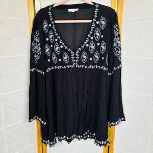 BEACH LUNCH LOUNGE Emani Embroidered Crinkle Top Size Medium Flowy Blouse India‎